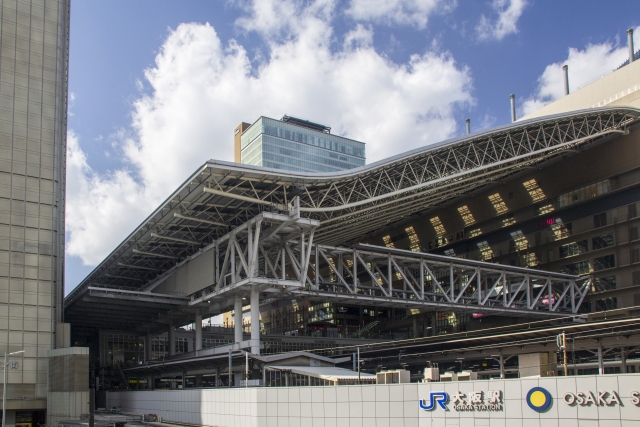 大阪梅田駅から歩いてアクセスできる位置に当院はあります